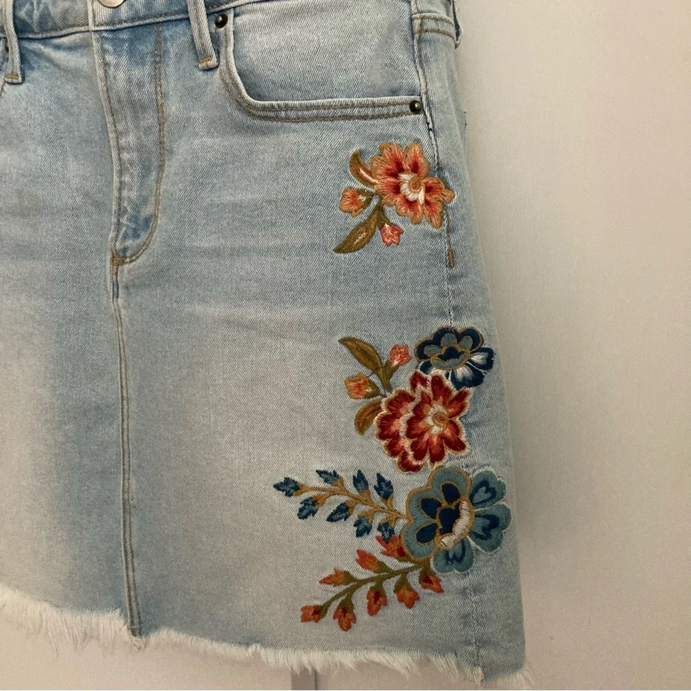 Driftwood Light Blue Maui Floral Embroidered Frayed Hem Denim Skirt, Sz 27